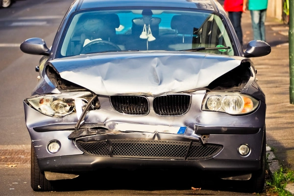 Autounfall: Schadengutachten